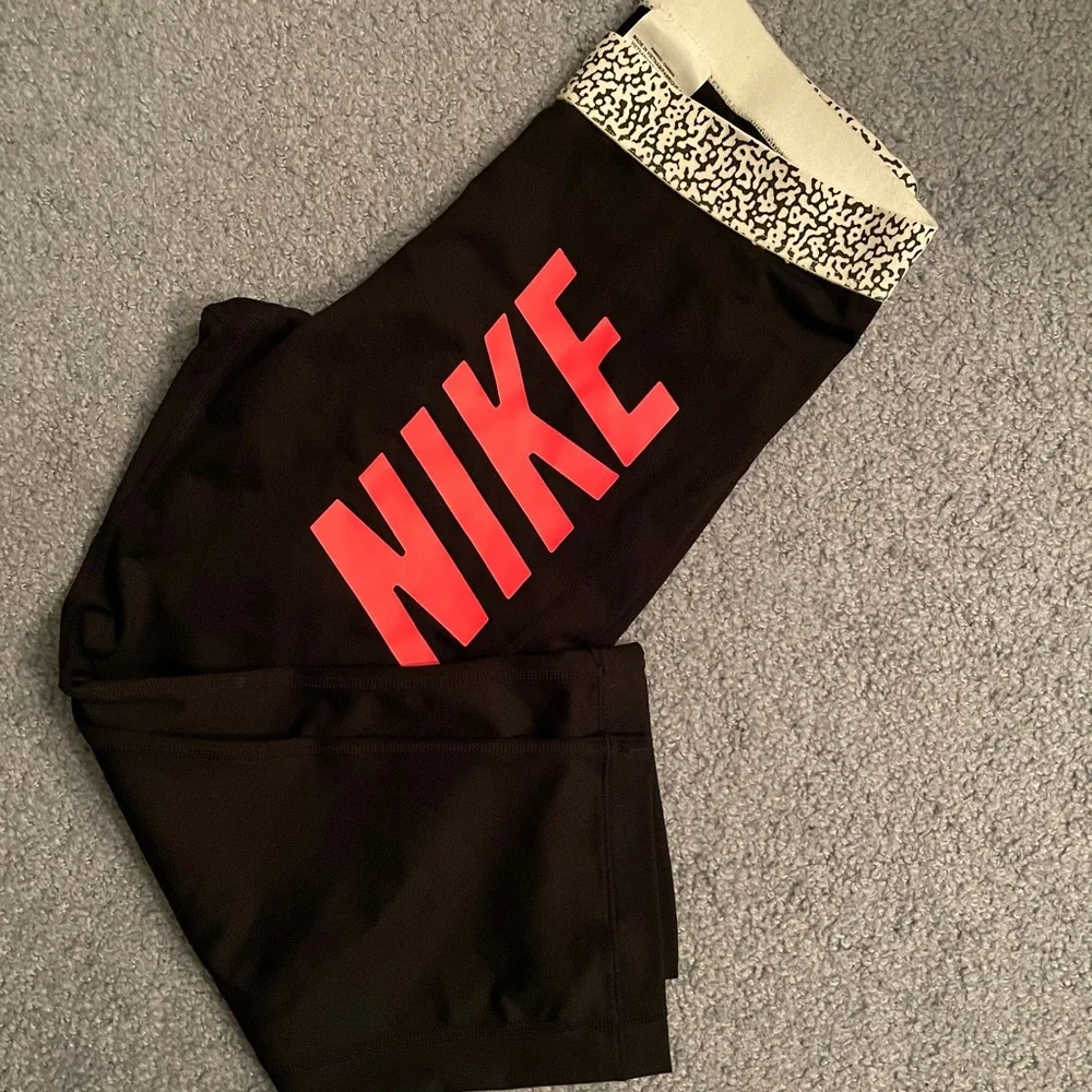 Nike crops - Picture 3 of 3